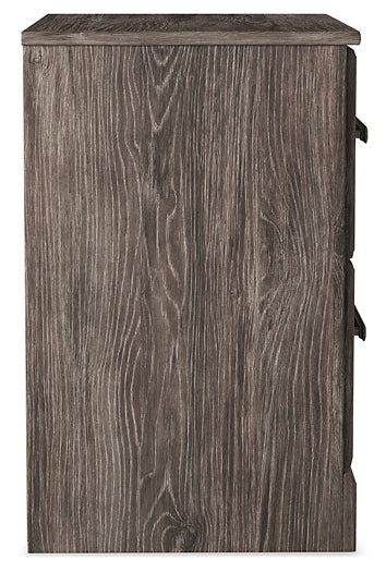 Ralinksi King Panel Bed with Mirrored Dresser, Chest and Nightstand